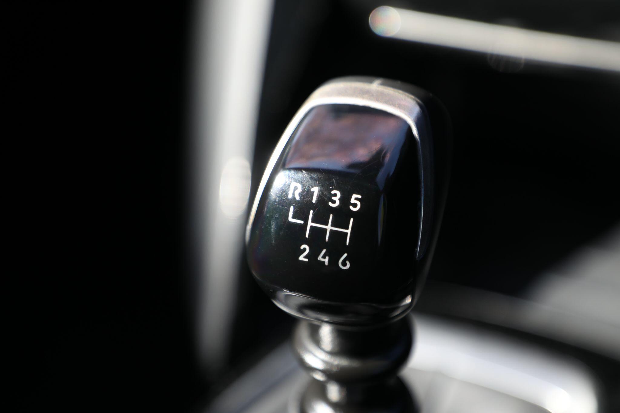 Large vehicle image